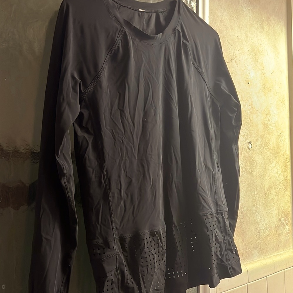 Lululemon small top